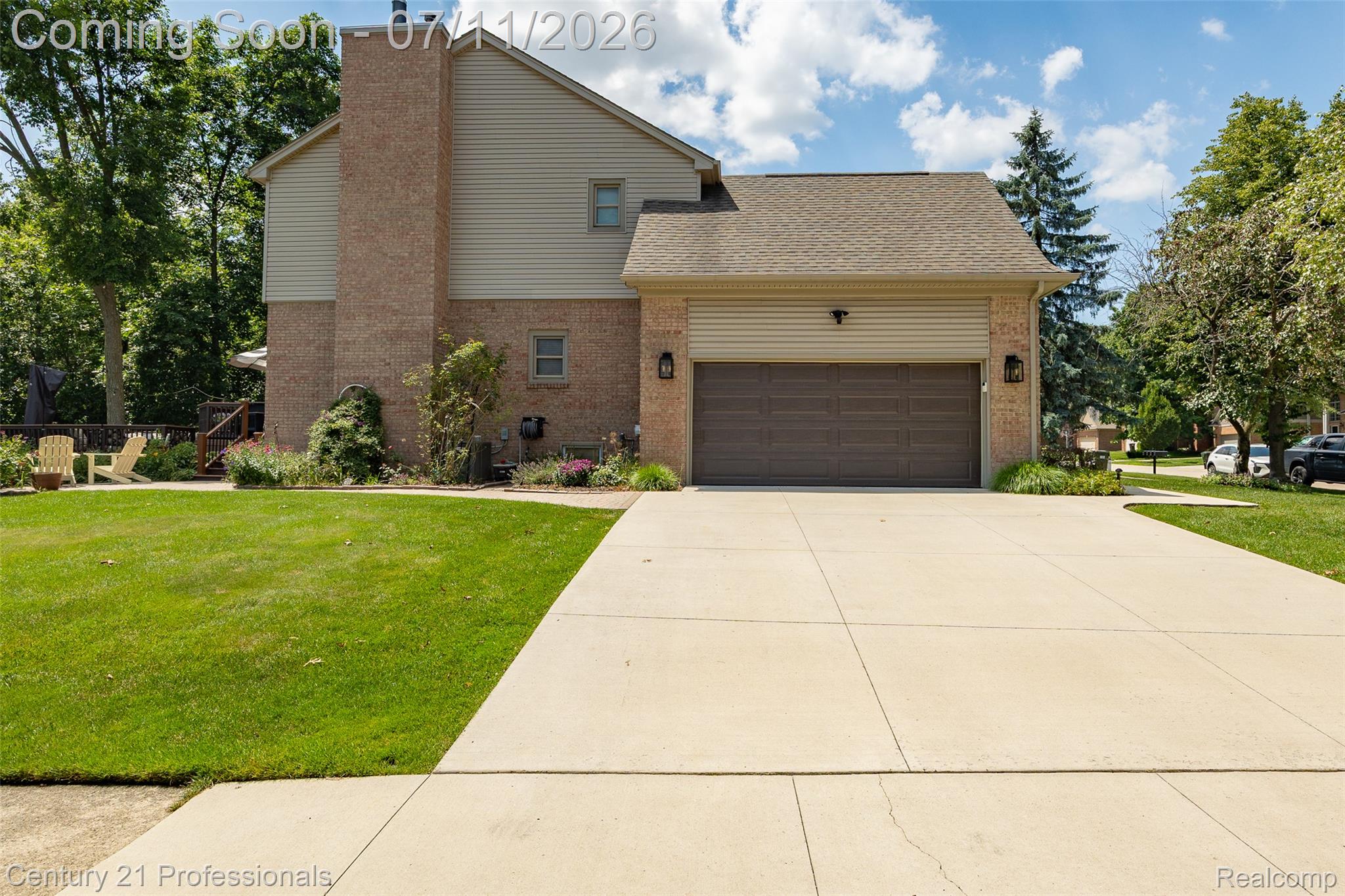 689 Woodfield Way Rochester, MI 48307 - Photo 6 of 61 689_Woodfield_RHills_10.jpg
