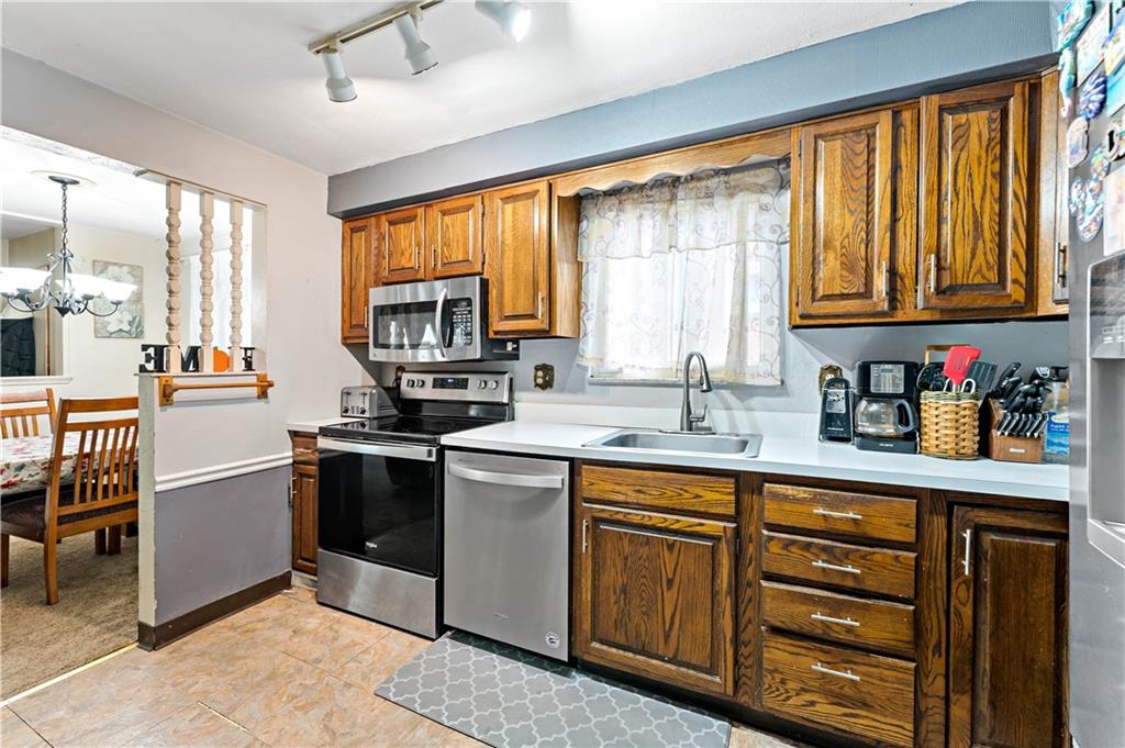 2325 Crestview Road Pittsburgh, PA 15216 - Photo 13 of 37 Gallery Image 13
