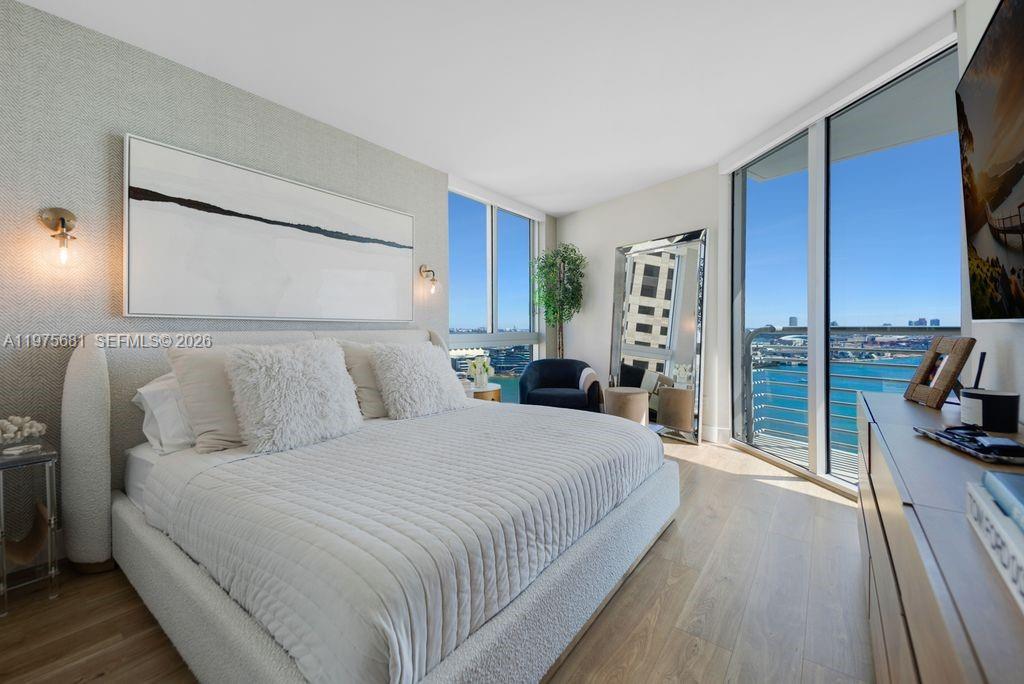 335 South Biscayne Boulevard, Unit 3012 Miami, FL 33131 - Photo 14 of 29