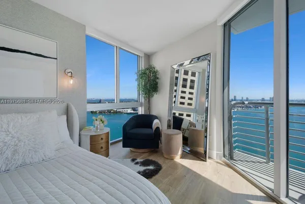 $1,040,000 | 335 South Biscayne Boulevard, Unit 3012, Miami, FL 33131