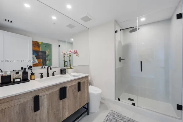 $1,040,000 | 335 South Biscayne Boulevard, Unit 3012, Miami, FL 33131