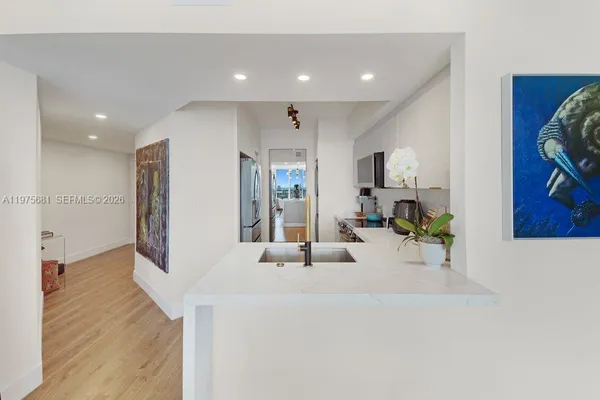 $1,040,000 | 335 South Biscayne Boulevard, Unit 3012, Miami, FL 33131