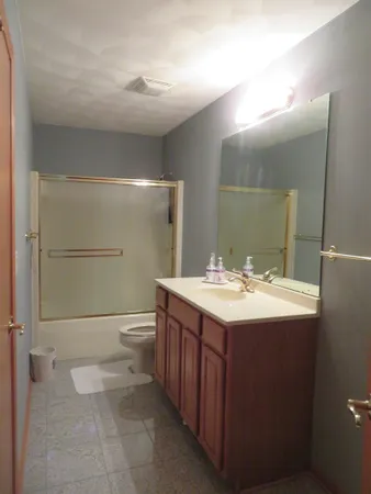 $364,900 | 3204 Farmdale Lane, Freeport, IL 61032