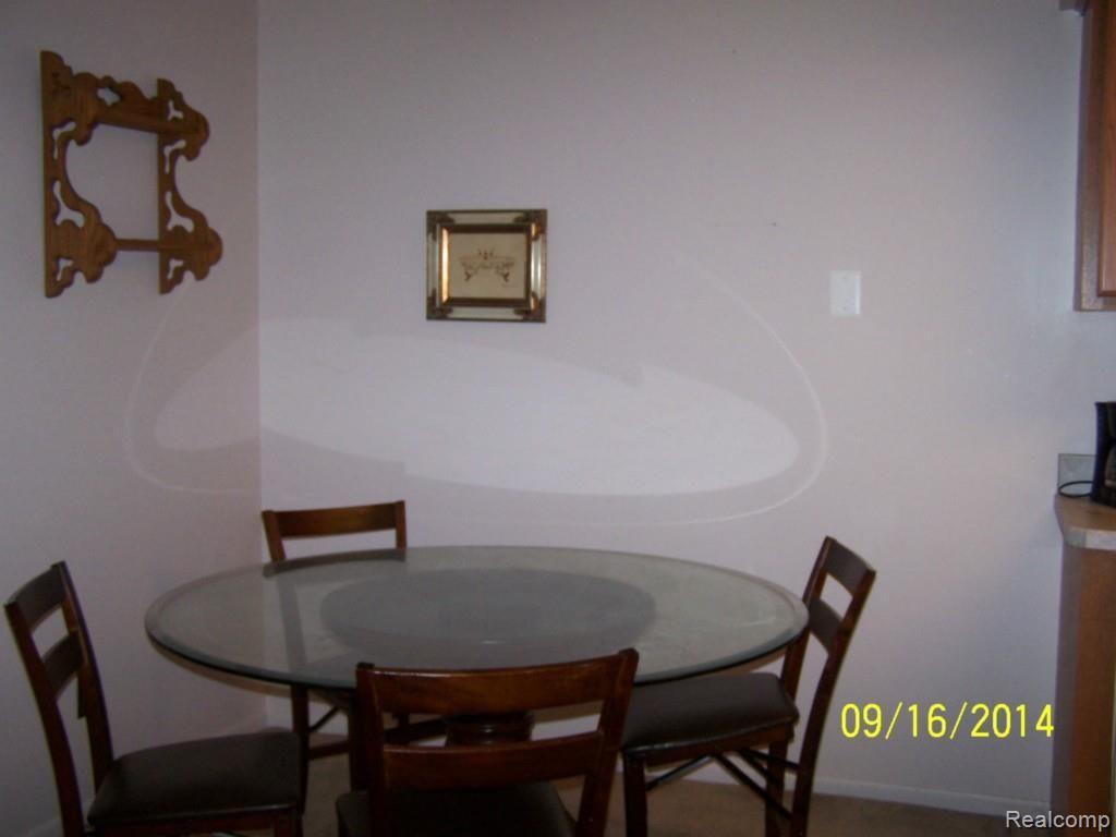 43270 Mound Road, Unit 18 Sterling Heights, MI 48314 - Photo 8 of 14 100_6074.jpg