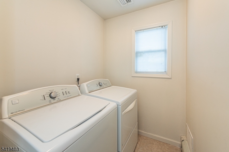 77 Eldora Road Parsippany, NJ 07054 - Photo 20 of 23