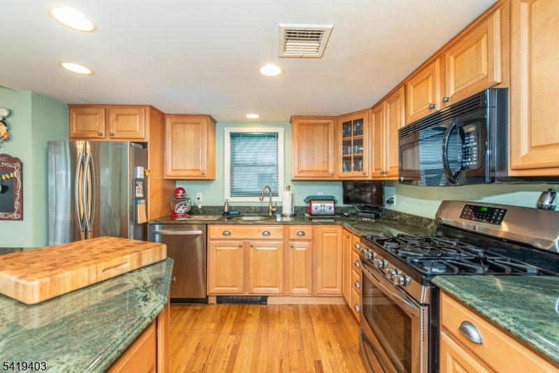 77 Eldora Road Parsippany, NJ 07054 - Photo 7 of 23