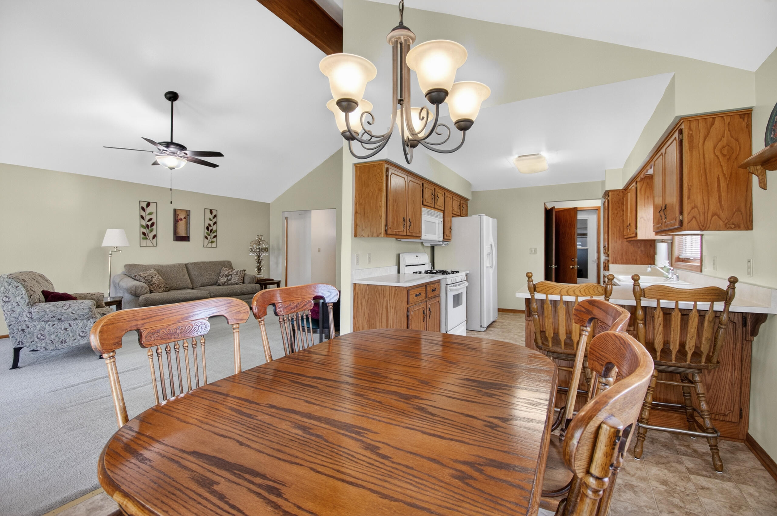 4338 25th Street Kenosha, WI 53144 - Photo 11 of 28 DR, LR, Kitchen