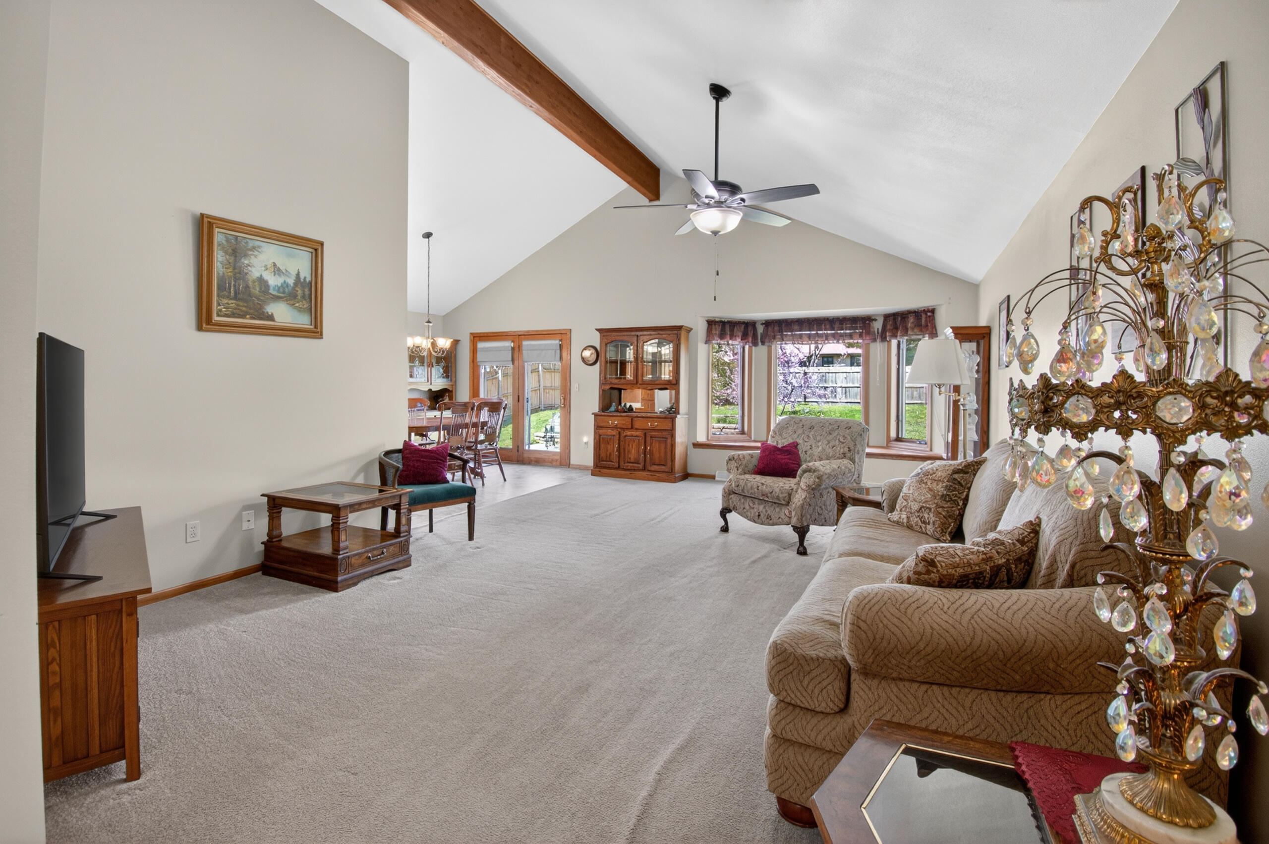 4338 25th Street Kenosha, WI 53144 - Photo 4 of 28 Living Room