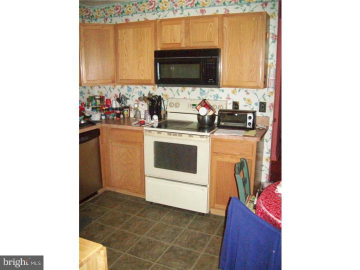 125 Ashley Road Newtown Square, PA 19073 - Photo 3 of 7 Kitchen