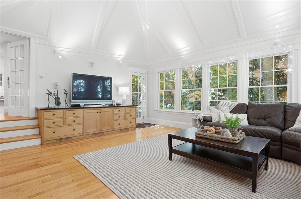 42 Crescent Road Concord, MA 01742 - Photo 18 of 40