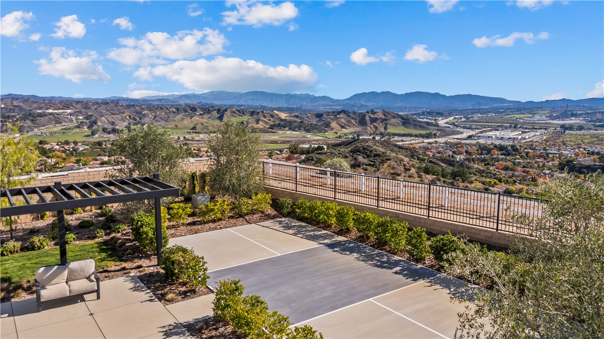 28414 Old Spgs Road Castaic, CA 91384 - Photo 57 of 62 a view of a city