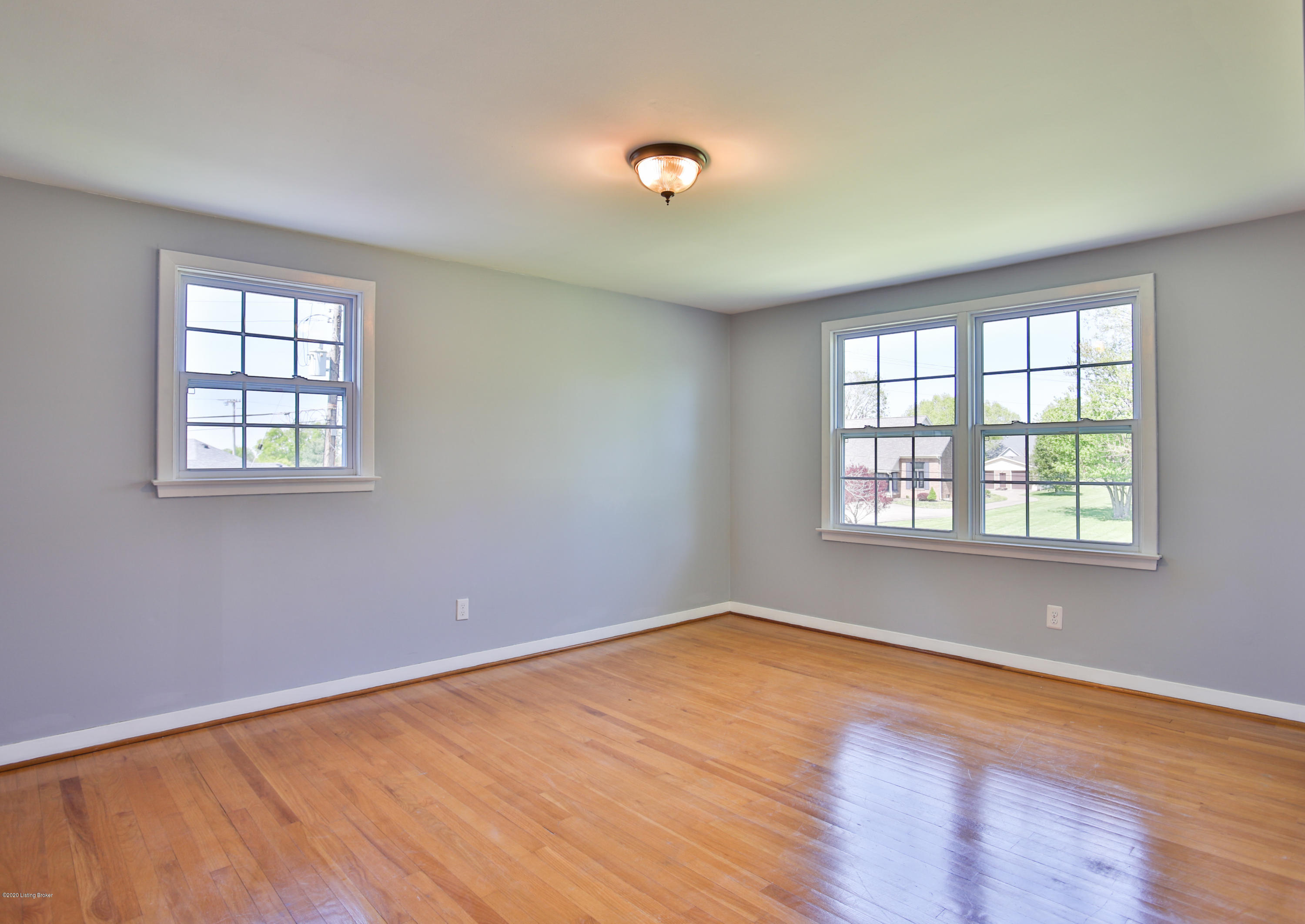 4607 Lowe Road Louisville, KY 40220 - Photo 23 of 37 2nd floor bedroom 2
