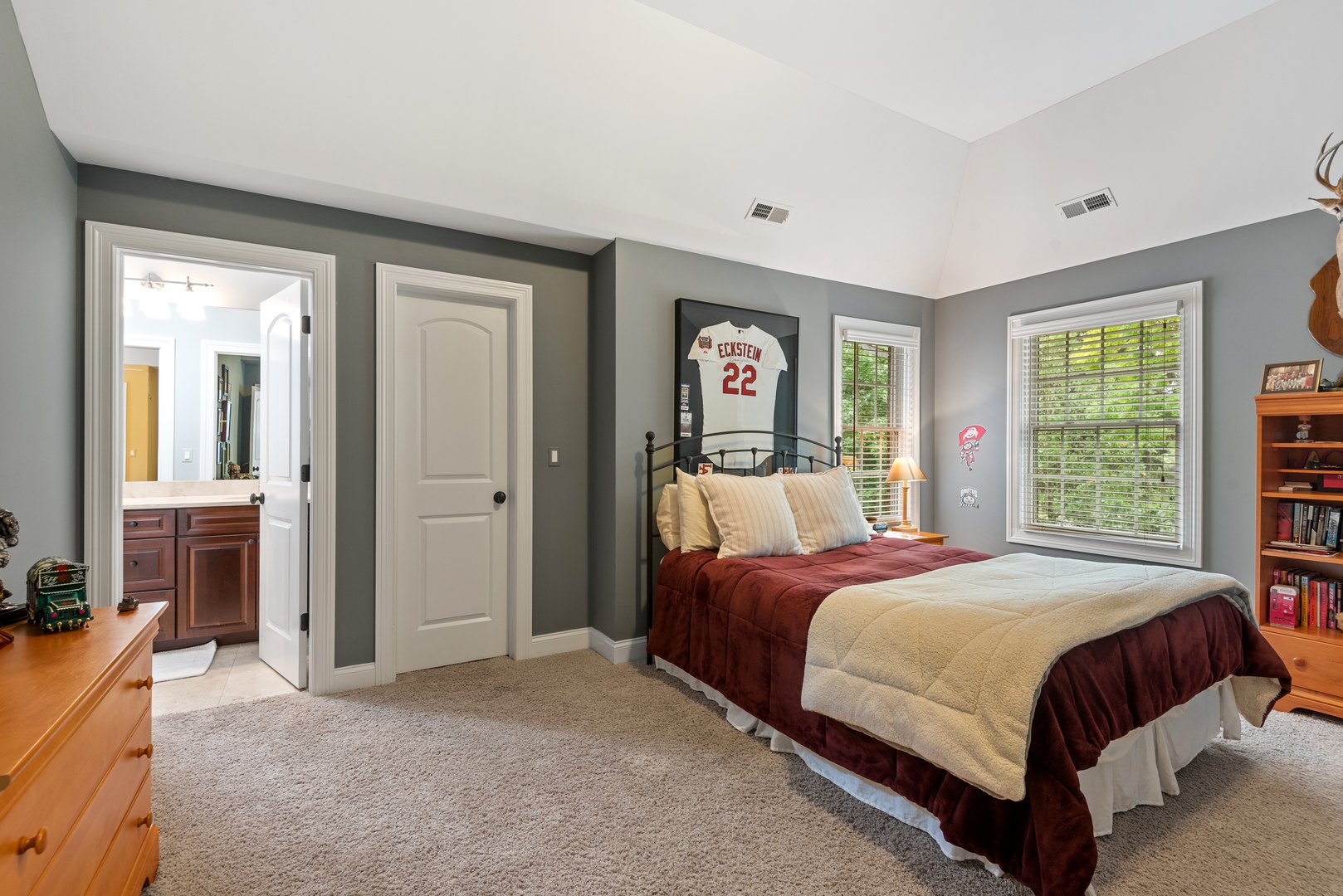 700 Harvard Street Wilmette, IL 60091 - Photo 29 of 50 a bedroom with a bed and a window