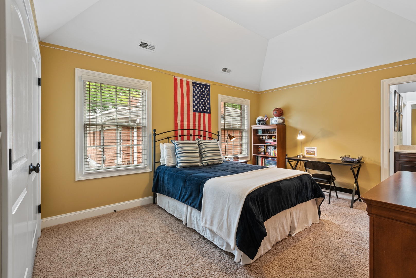 700 Harvard Street Wilmette, IL 60091 - Photo 32 of 50 a bedroom with a bed and a table