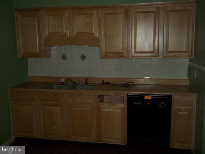 1605 Nathaniel Mitchell Road Dover, DE 19904 - Photo 12 of 25 Kitchen