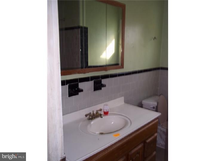 1605 Nathaniel Mitchell Road Dover, DE 19904 - Photo 21 of 25 Bathroom
