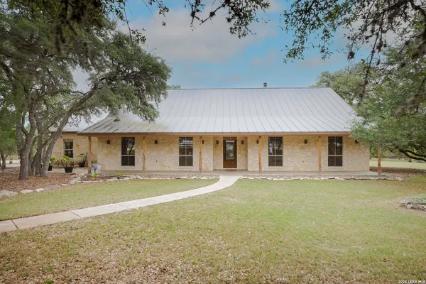 $950,000 | 309 Lost Oaks, Boerne, TX 78006