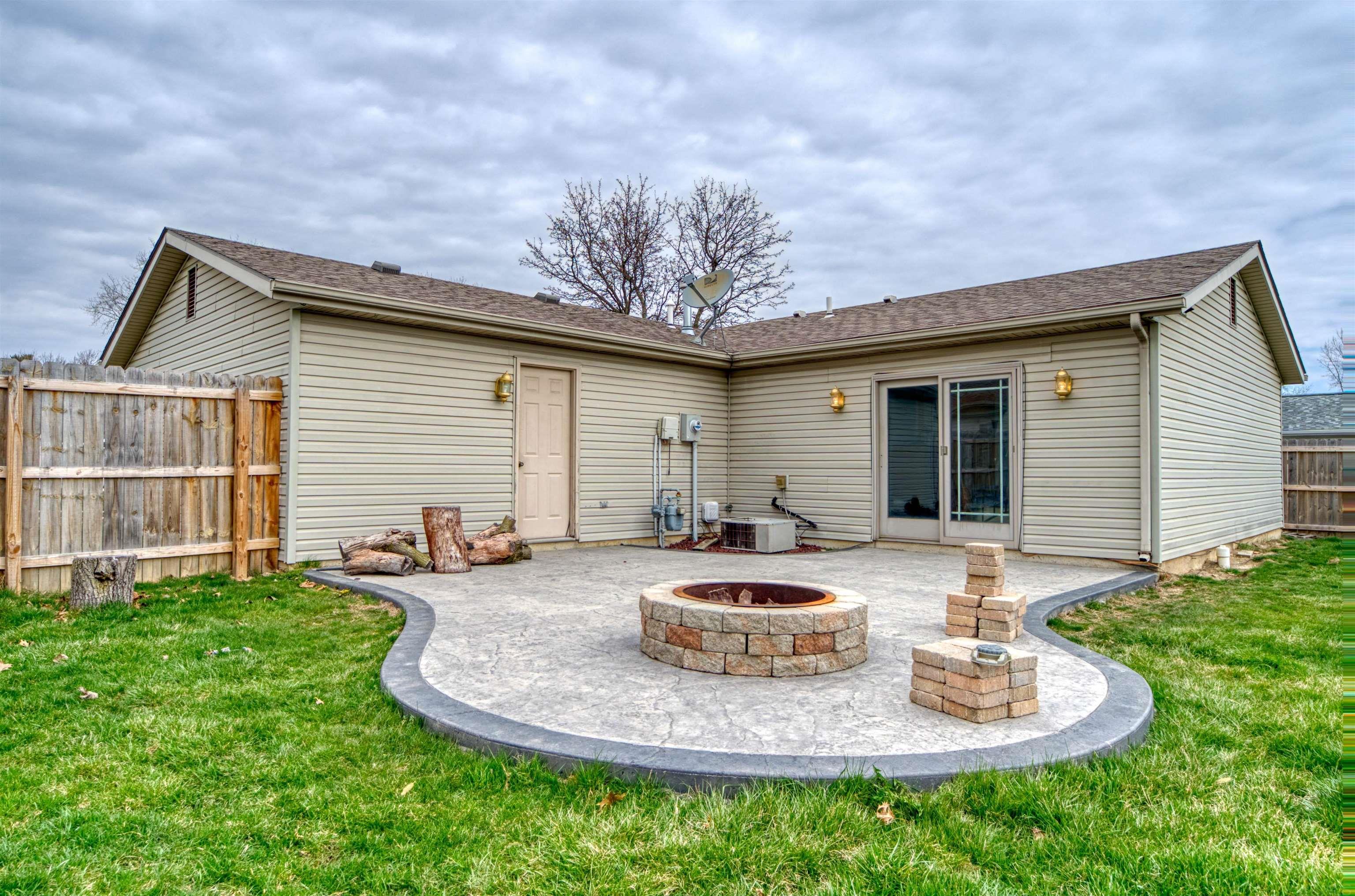 6330 Shell Drive Fort Wayne, IN 46835 - Photo 4 of 25