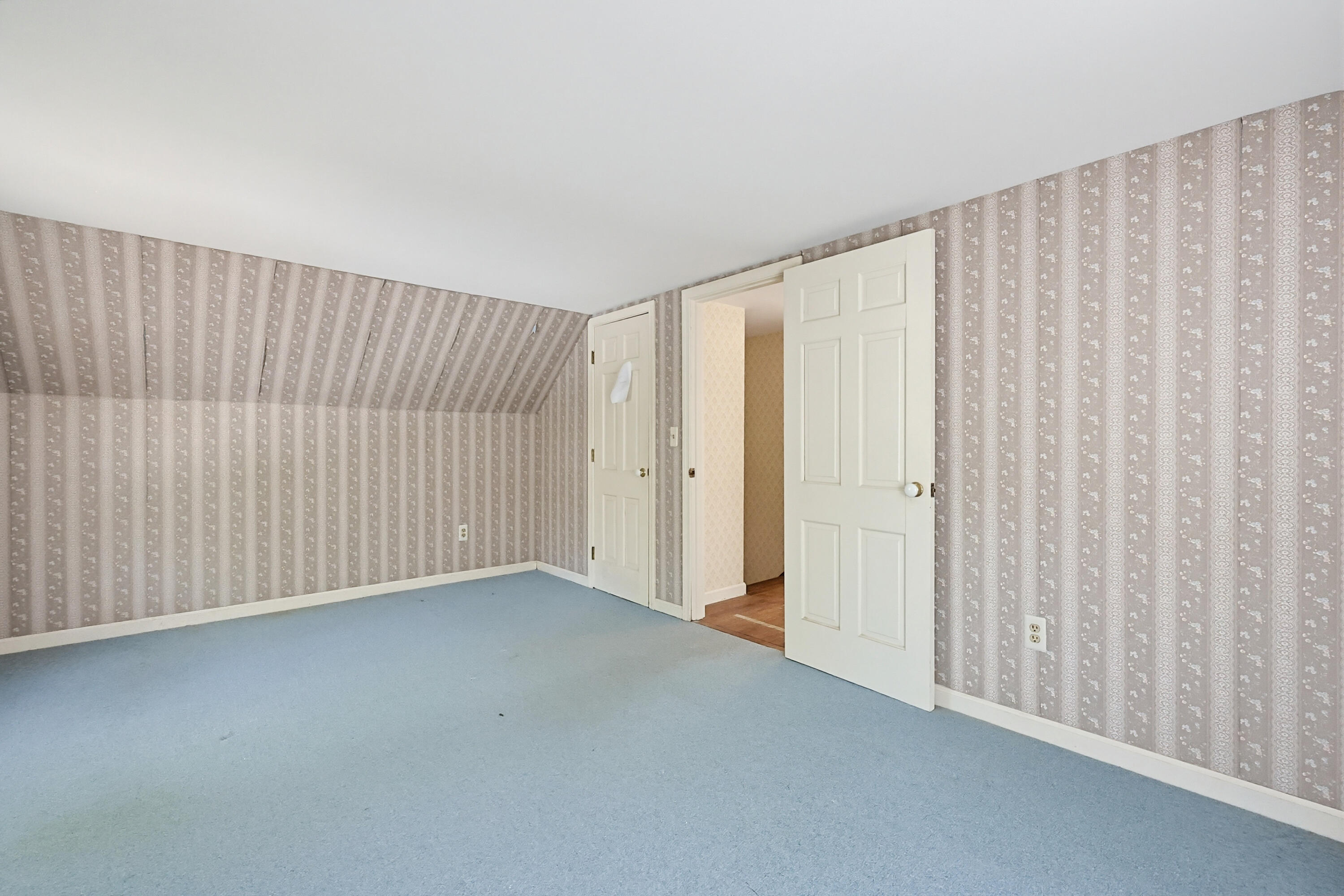 556 Cotuit Road Mashpee, MA 02649 - Photo 28 of 45 a view of a garage