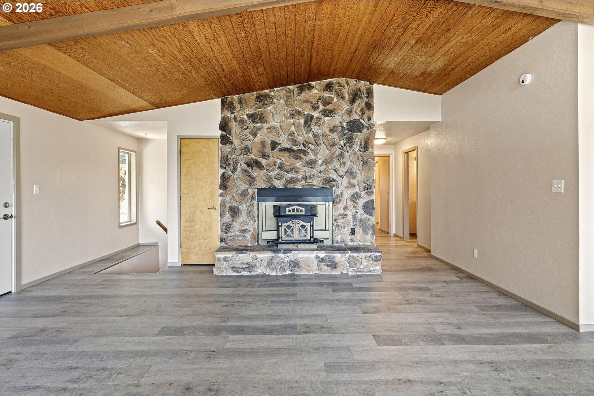 1604 Spring Brook Road Myrtle Creek, OR 97457 - Photo 7 of 48 Gallery Image 7
