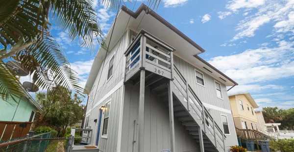 $2,075 | 207 9th Street, St. Augustine, FL 32080