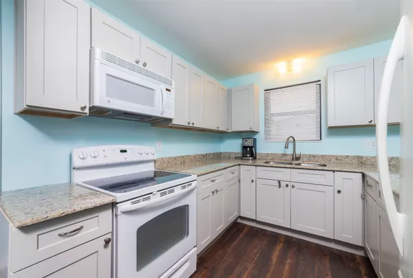 $2,075 | 207 9th Street, St. Augustine, FL 32080