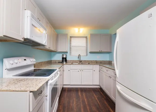 $2,075 | 207 9th Street, St. Augustine, FL 32080