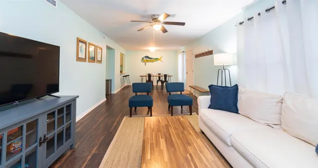 $2,075 | 207 9th Street, St. Augustine, FL 32080