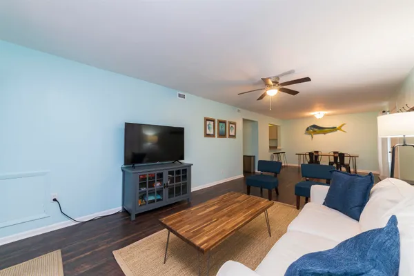 $2,075 | 207 9th Street, St. Augustine, FL 32080