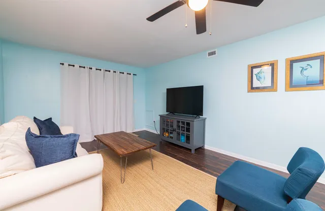 $2,075 | 207 9th Street, St. Augustine, FL 32080