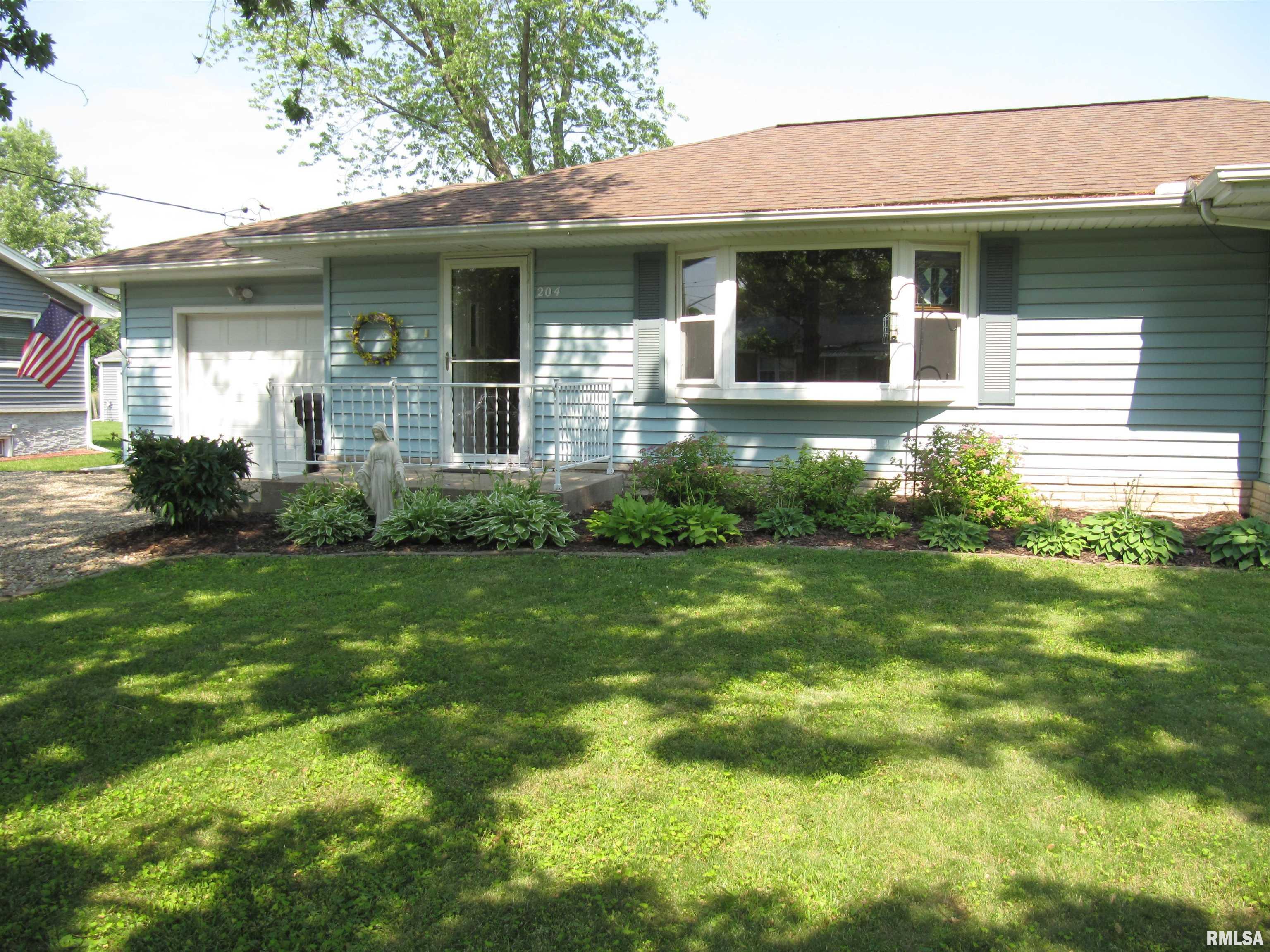 204 Sherwood Park Road Washington, IL 61571 - Photo 1 of 40 Gallery Image 1