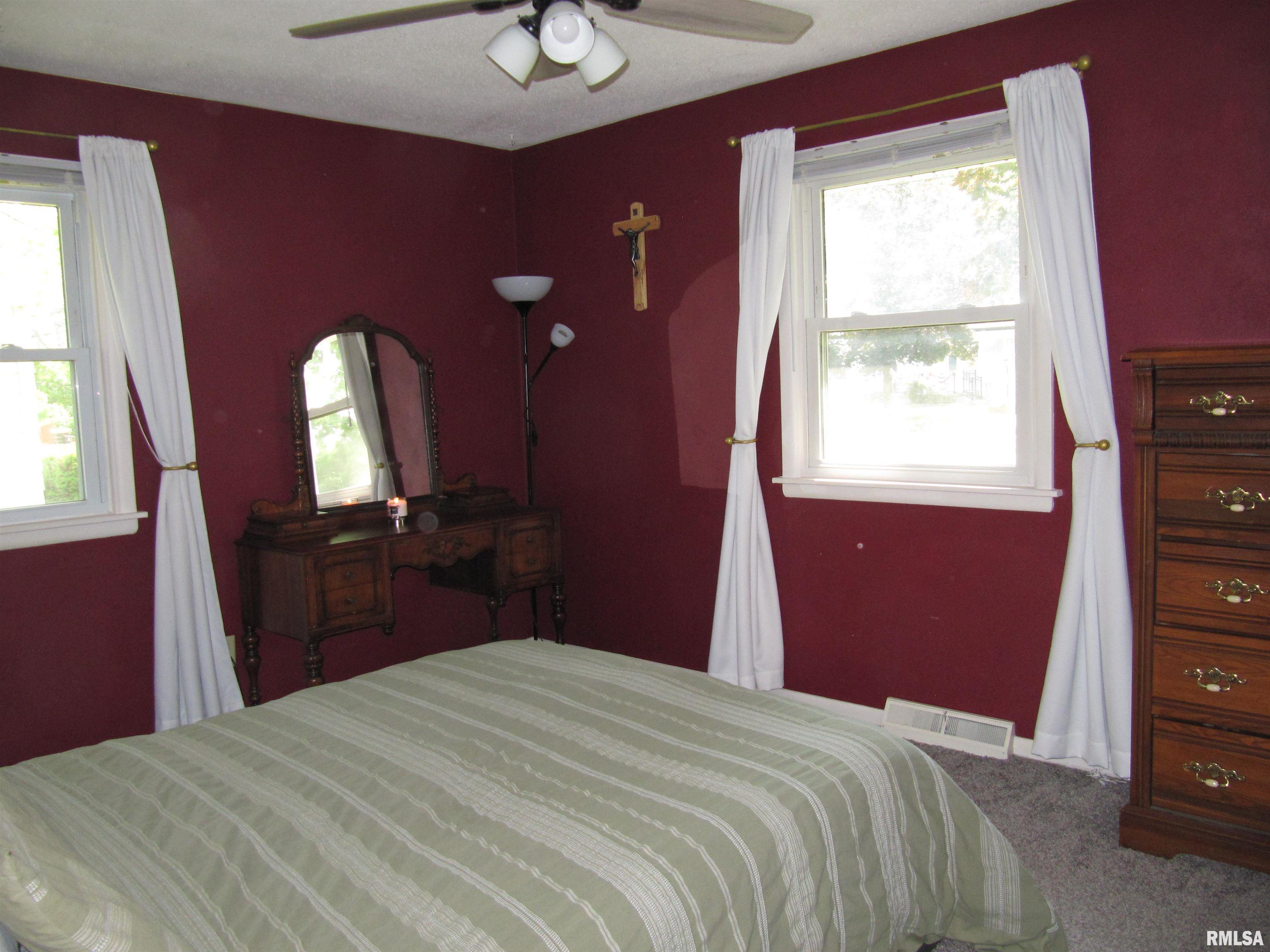 204 Sherwood Park Road Washington, IL 61571 - Photo 17 of 40 Gallery Image 17