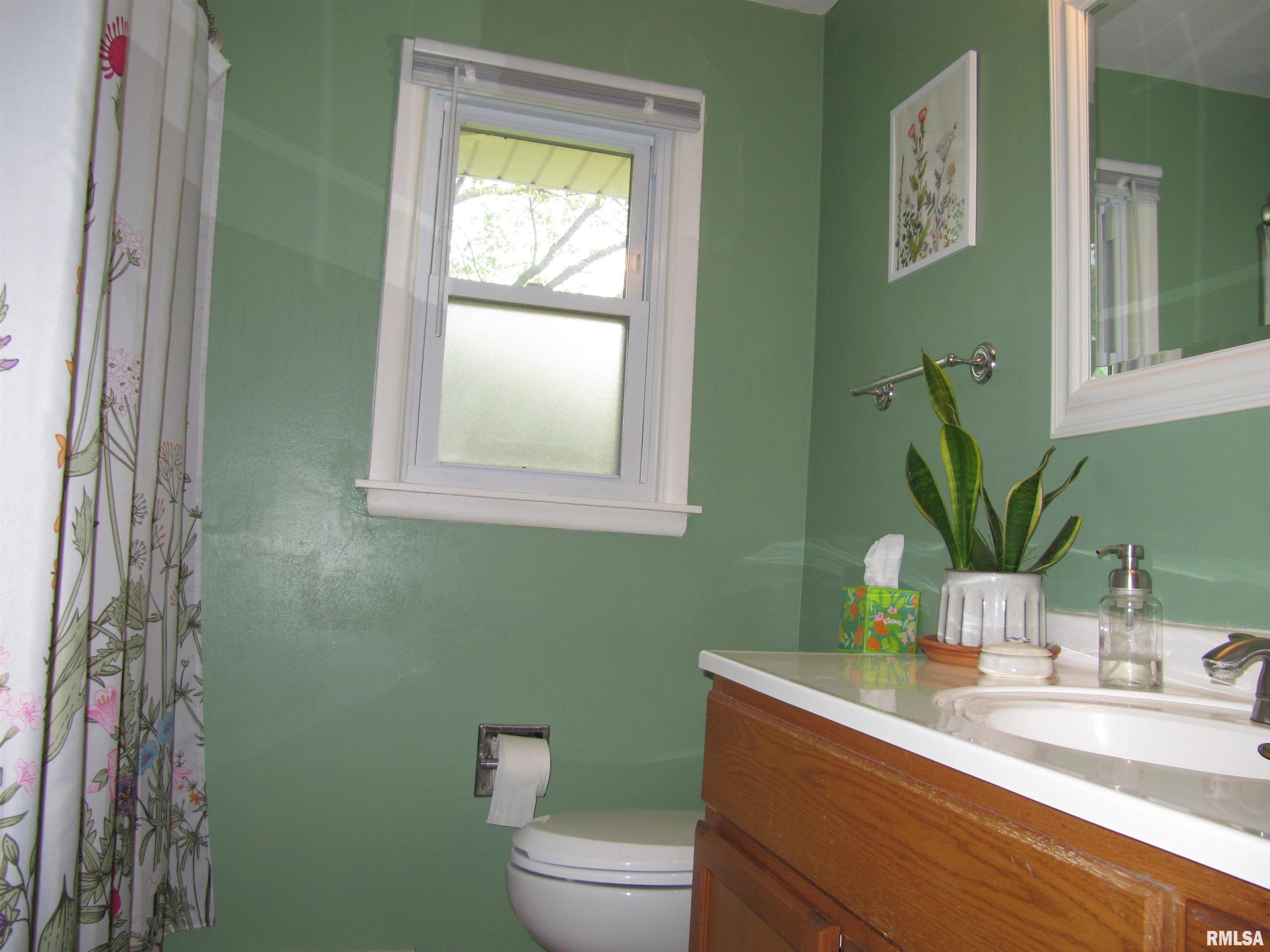 204 Sherwood Park Road Washington, IL 61571 - Photo 20 of 40 Gallery Image 20