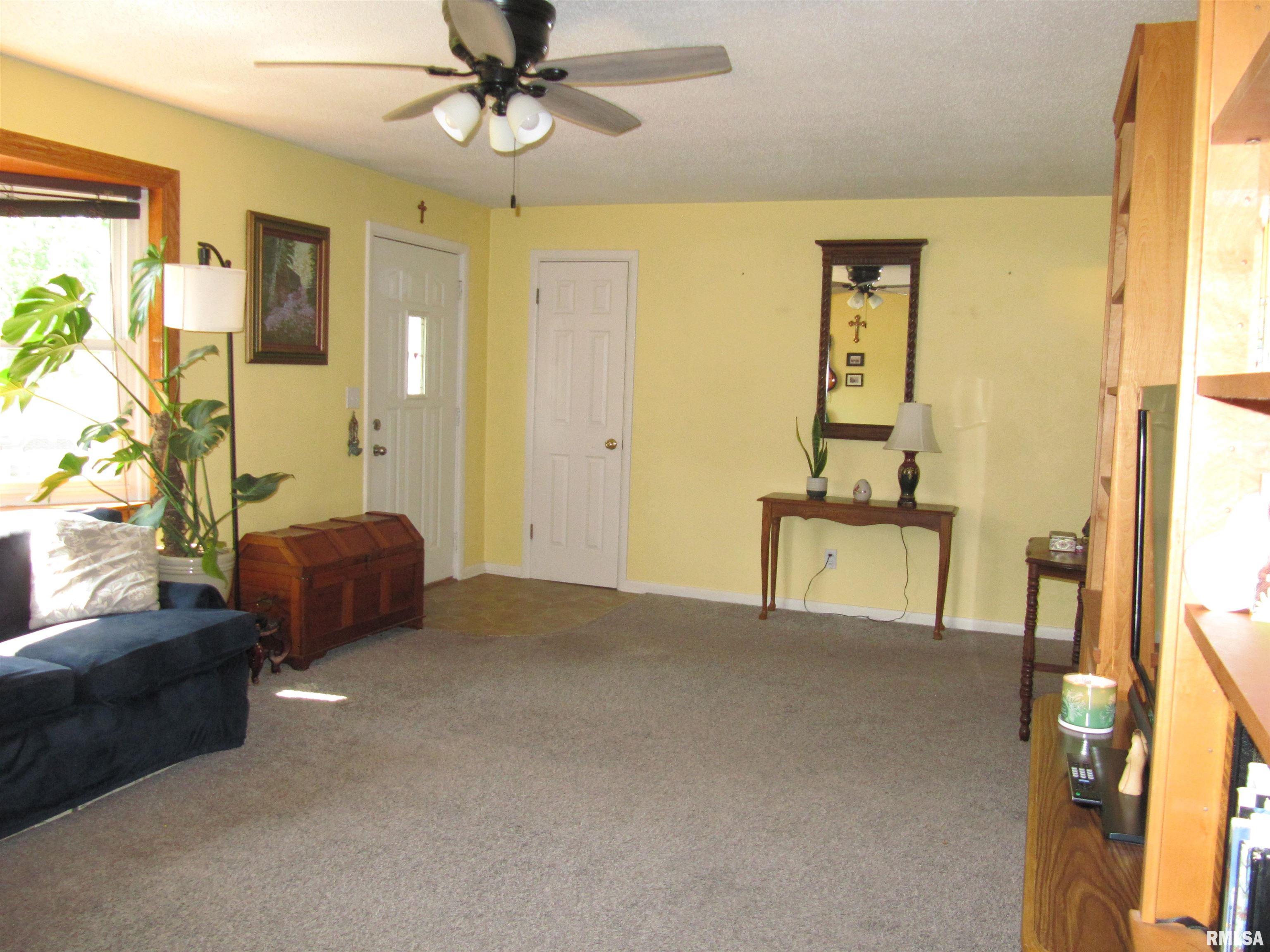 204 Sherwood Park Road Washington, IL 61571 - Photo 7 of 40 Gallery Image 7
