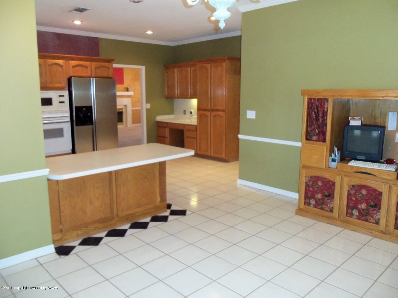 7005 Rochelle Lane Amarillo, TX 79109 - Photo 4 of 15 Dining to Kitchen
