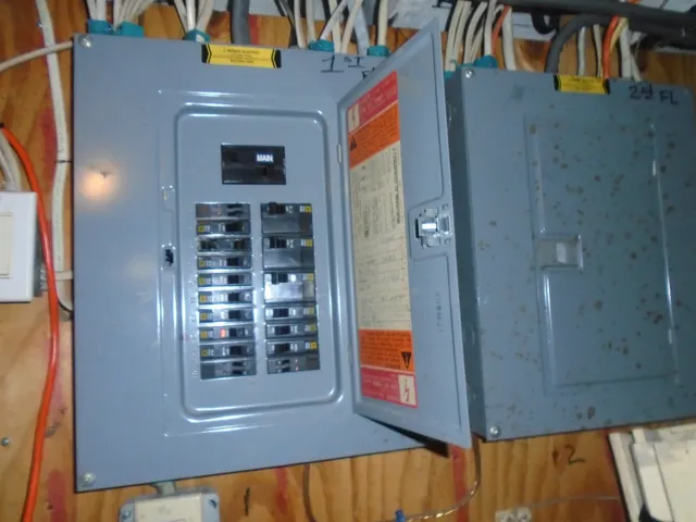 $699,000 | 281 Dubuque Street, Manchester, NH 03102