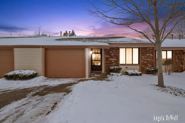 $259,900 | 318 Aniline Avenue North, Holland, MI 49424