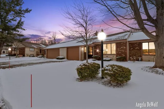 $259,900 | 318 Aniline Avenue North, Holland, MI 49424