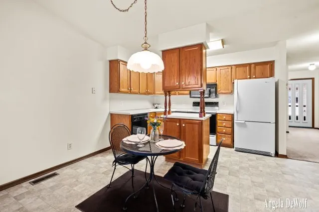 $259,900 | 318 Aniline Avenue North, Holland, MI 49424