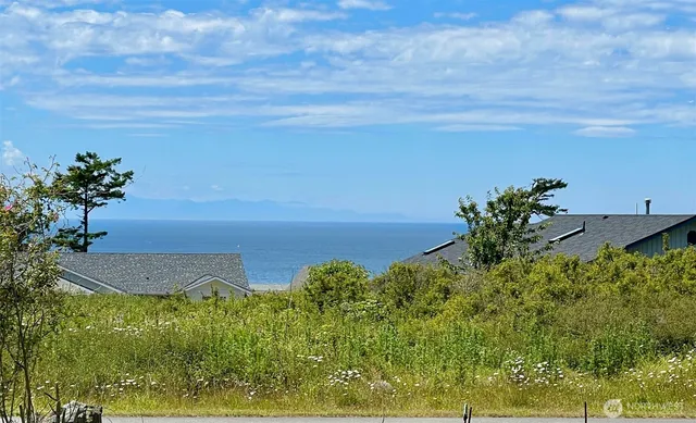 $398,900 | 760 El Toro Street, Coupeville, WA 98239