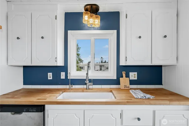 $398,900 | 760 El Toro Street, Coupeville, WA 98239