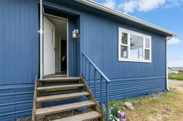 $398,900 | 760 El Toro Street, Coupeville, WA 98239