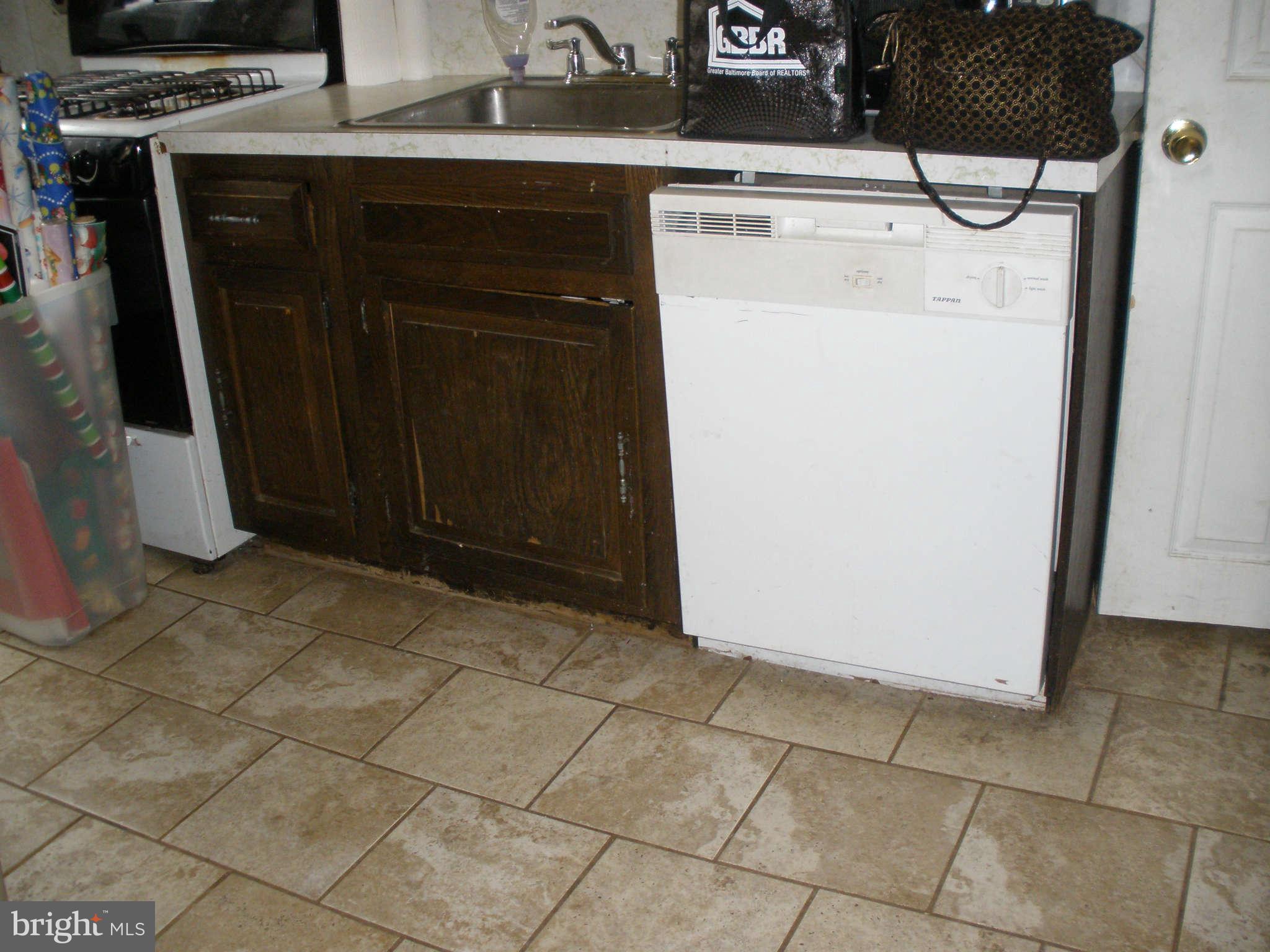 964 Arncliffe Road Baltimore, MD 21221 - Photo 5 of 16 Kitchen