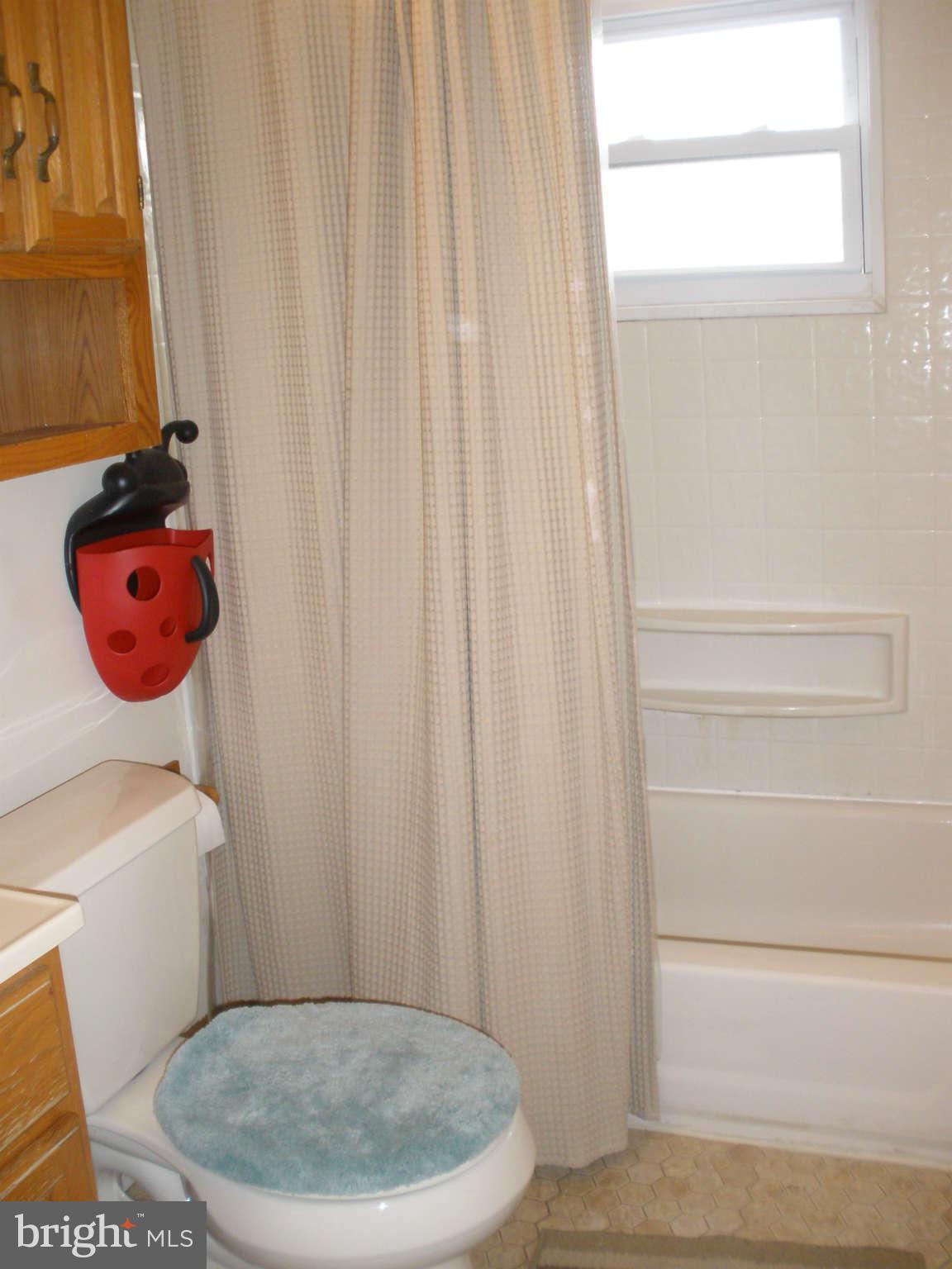 964 Arncliffe Road Baltimore, MD 21221 - Photo 6 of 16 Bath