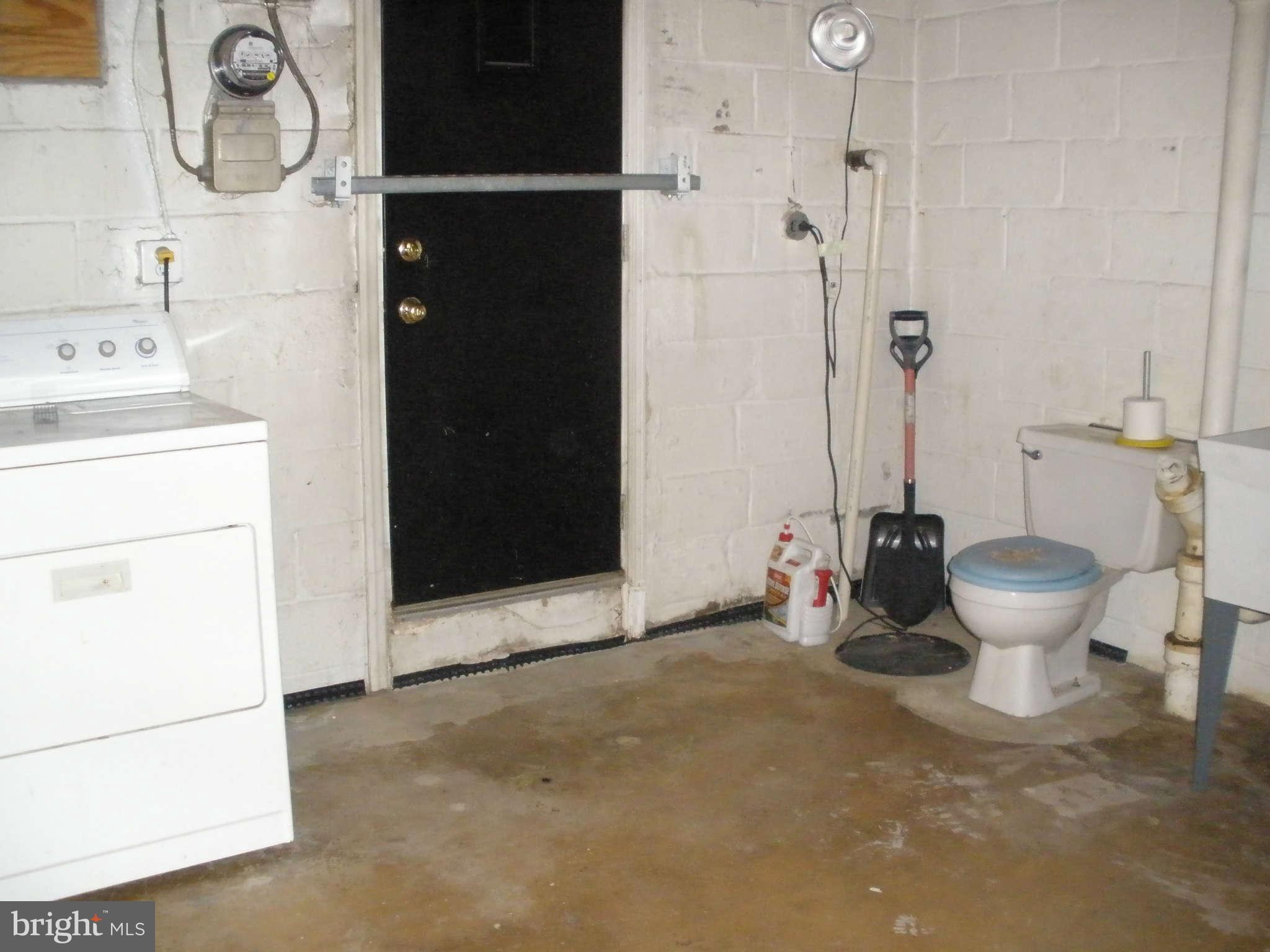 964 Arncliffe Road Baltimore, MD 21221 - Photo 10 of 16 Basement