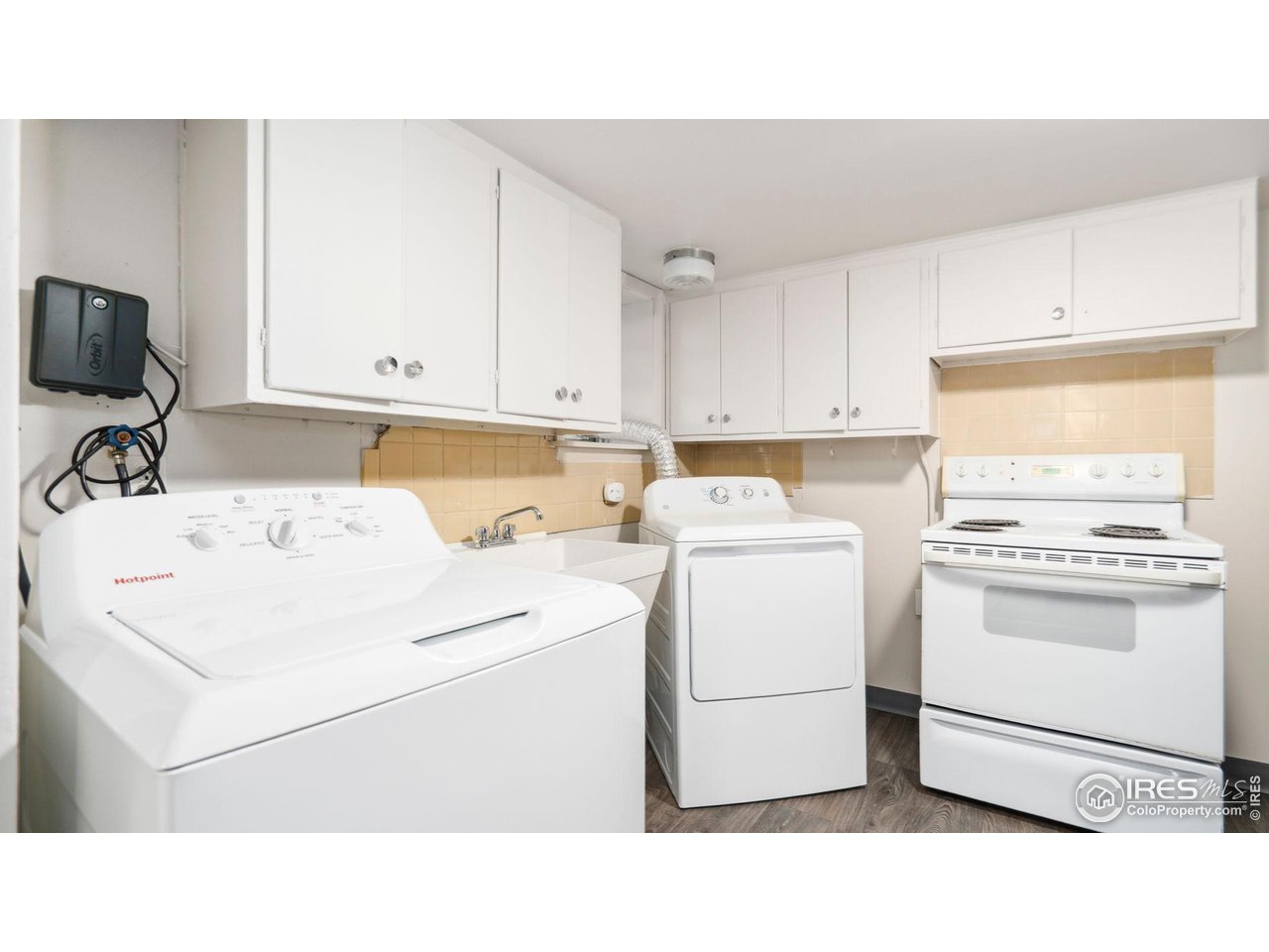 1029 Cranford Place Greeley, CO 80631 - Photo 21 of 34 a utility room with dryer and washer