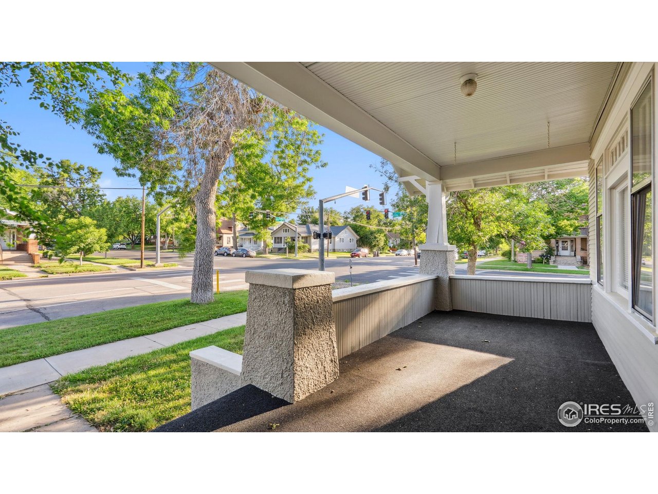 1029 Cranford Place Greeley, CO 80631 - Photo 4 of 34 a kitchen with a sink and garden view