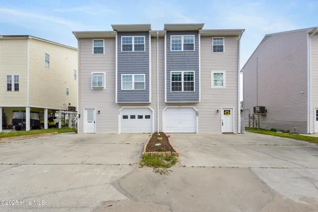 $635,000 | 304 Columbia Avenue, Unit B, Carolina Beach, NC 28428