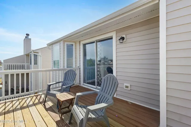 $635,000 | 304 Columbia Avenue, Unit B, Carolina Beach, NC 28428