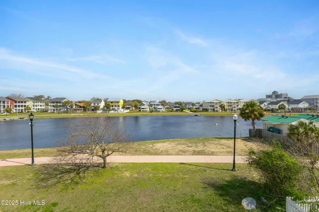 $635,000 | 304 Columbia Avenue, Unit B, Carolina Beach, NC 28428